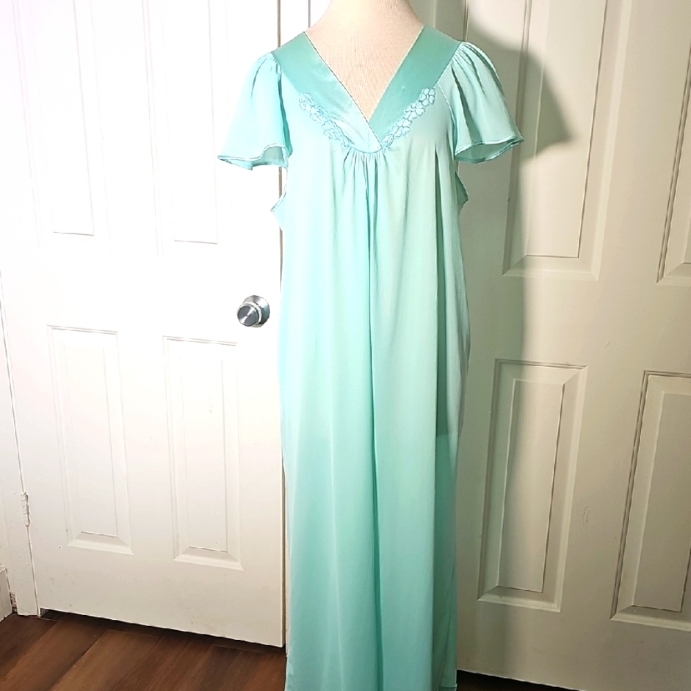 Vanity Fair Womens Y2K vintage Night Gown. blueish Green Lg. Lovely